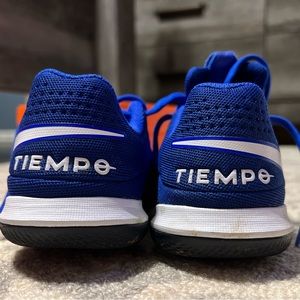 Kids’ Nike Tiempo Indoor Soccer Shoes 1.5 Boys - gently used